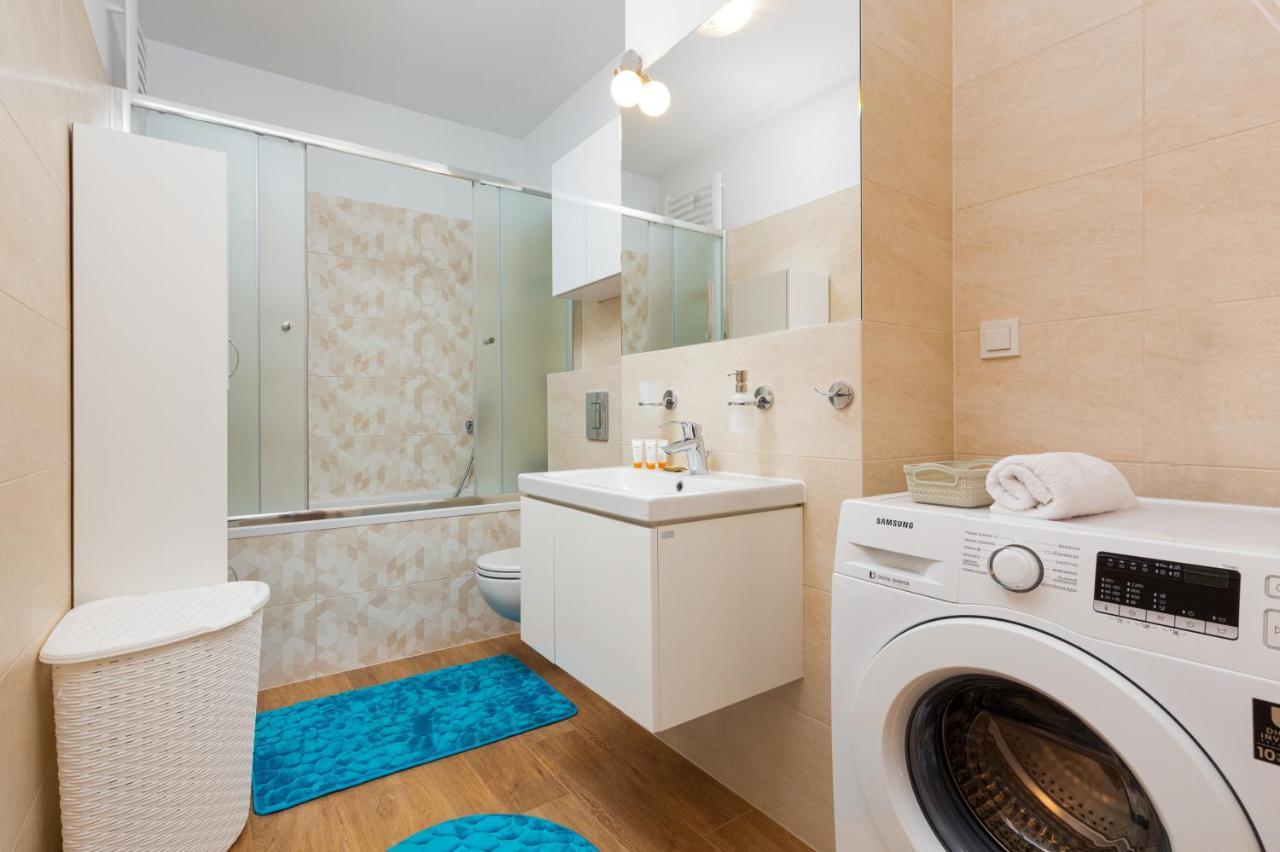Mokotow Business Center Apartments By Noclegi Renters Варшава Екстериор снимка